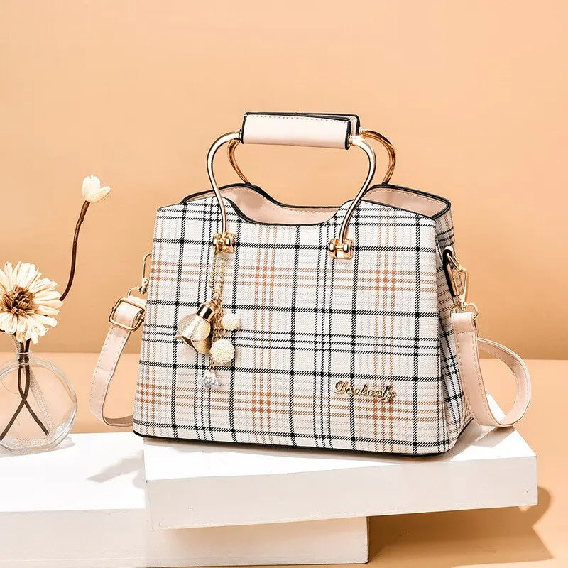 Geometric Elegance - Unveiling the Perfect Crossbody Bag