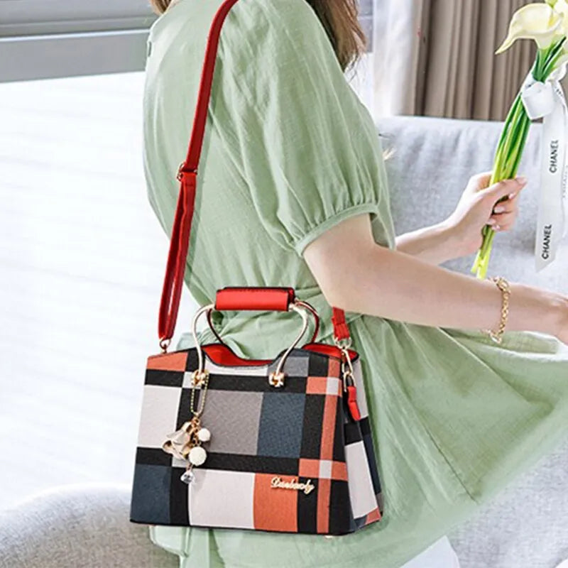 Geometric Elegance - Unveiling the Perfect Crossbody Bag