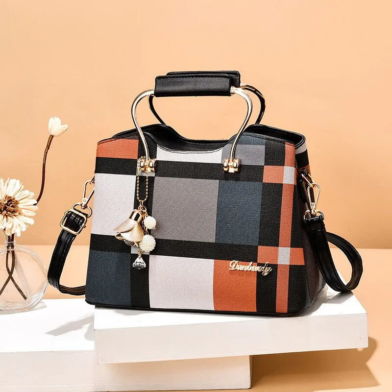 Geometric Elegance - Unveiling the Perfect Crossbody Bag