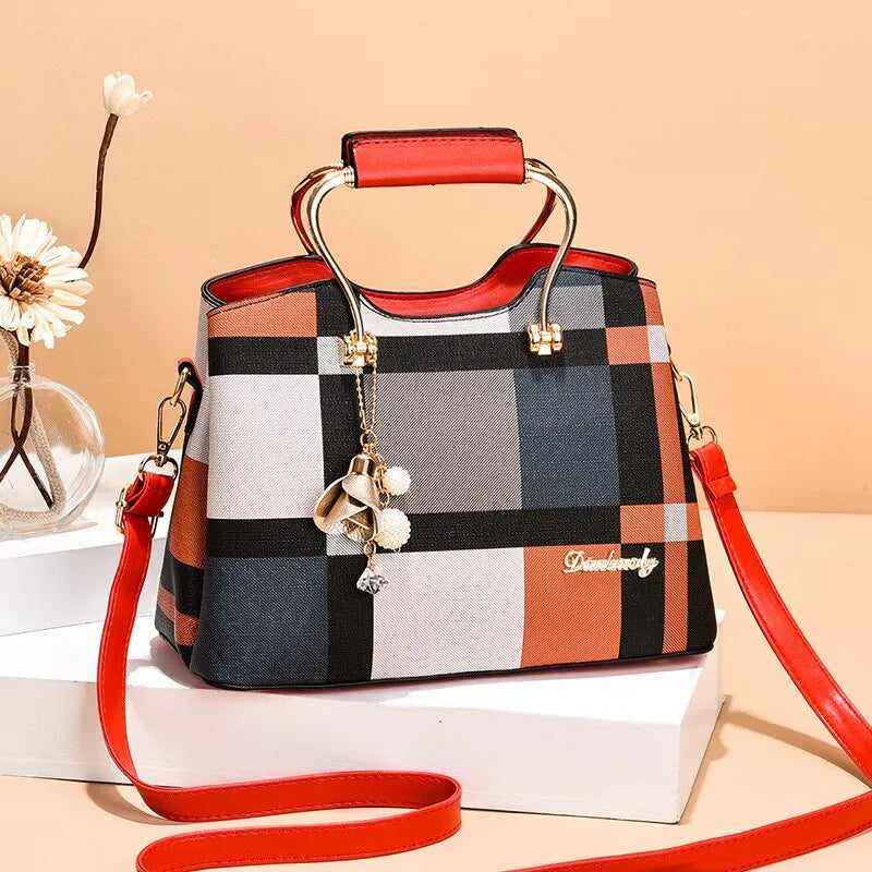 Geometric Elegance - Unveiling the Perfect Crossbody Bag