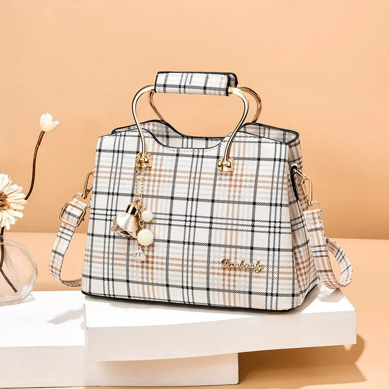 Geometric Elegance - Unveiling the Perfect Crossbody Bag