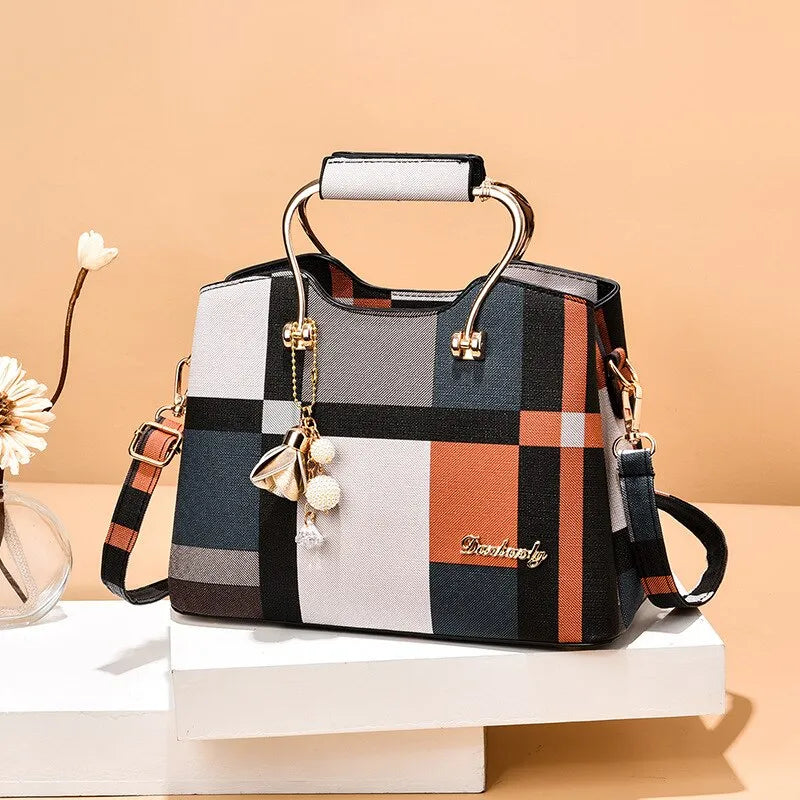 Geometric Elegance - Unveiling the Perfect Crossbody Bag