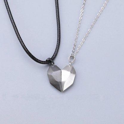 Magnetic Heart Couple Pendant Necklace - Ideal Valentine's Day Gift