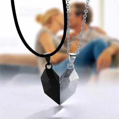 Magnetic Heart Couple Pendant Necklace - Ideal Valentine's Day Gift