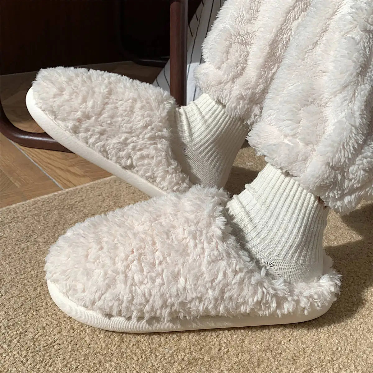 Japanese Simple Solid Color Home Slippers For Women Girls https://ae01.alicdn.com/kf/H14885fda5581415ea3deace216d254b8e.jpg?width=960&height=120&hash=1080Cute Fluffy Winter Warm Indoor Bedroom Slides Female Furry Shoes