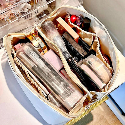 Chic Essentials: Beauty Case Organizer