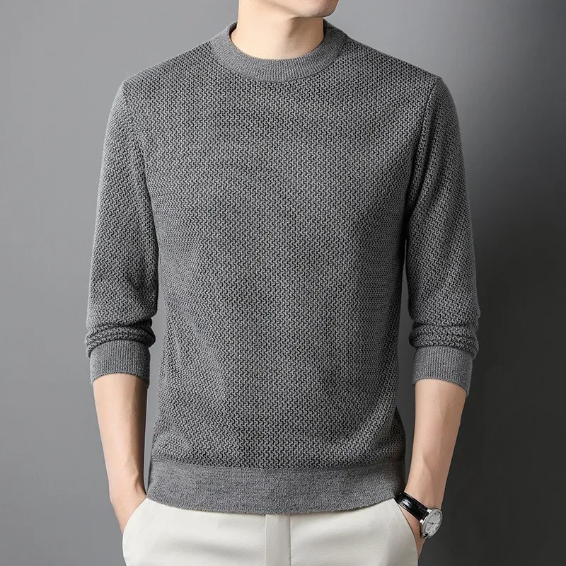 Simplicity in Style: Men's Round Neck Pullover